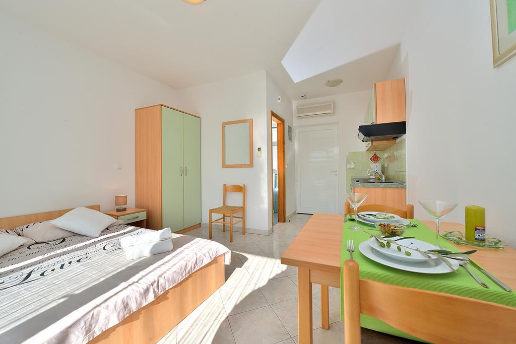 Sara Apartments Petrcane Pokoj fotografie