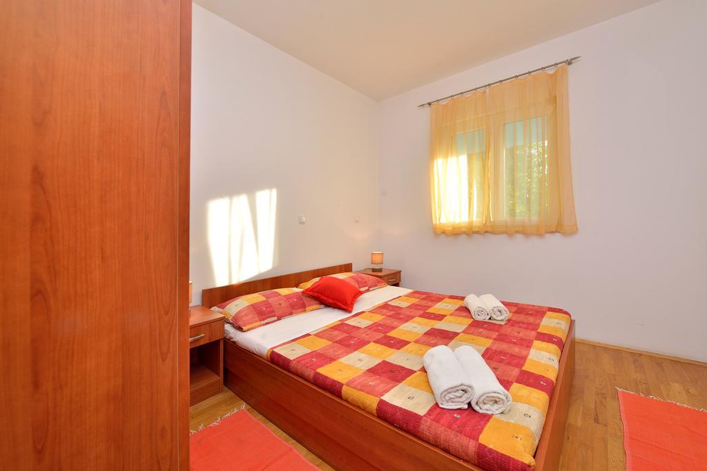 Sara Apartments Petrcane Pokoj fotografie